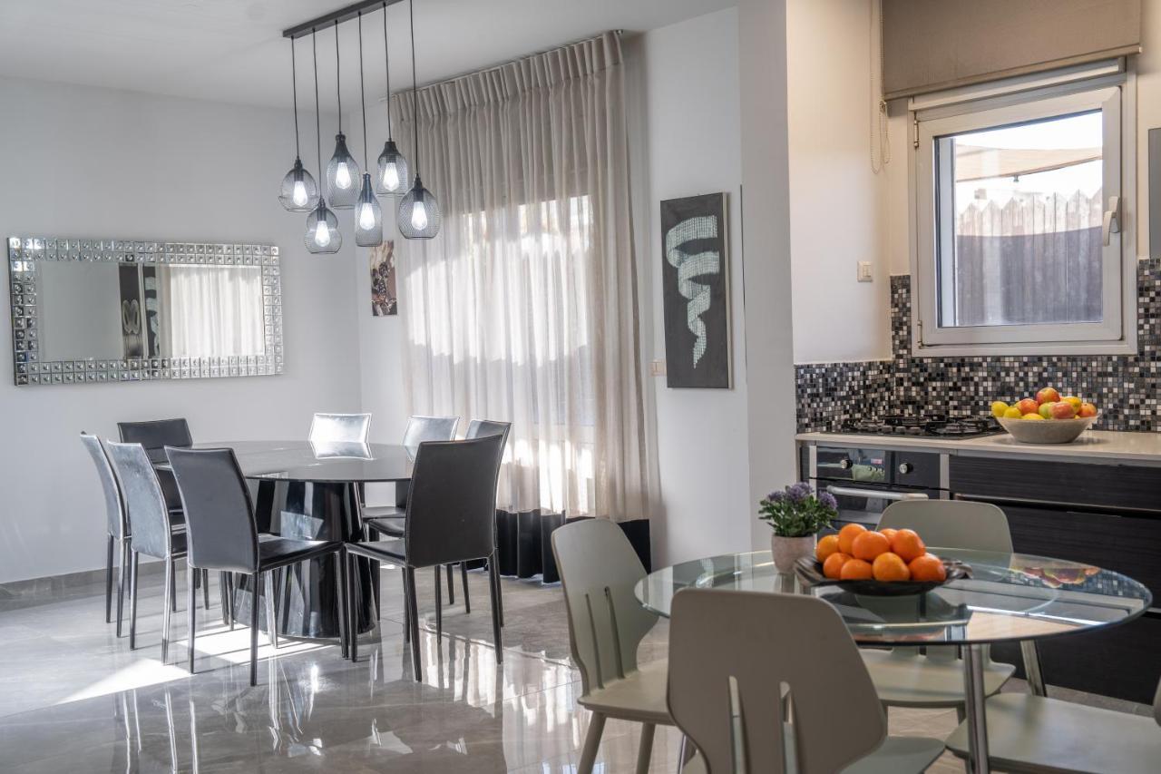 Villa Modern Villa-ella Sun