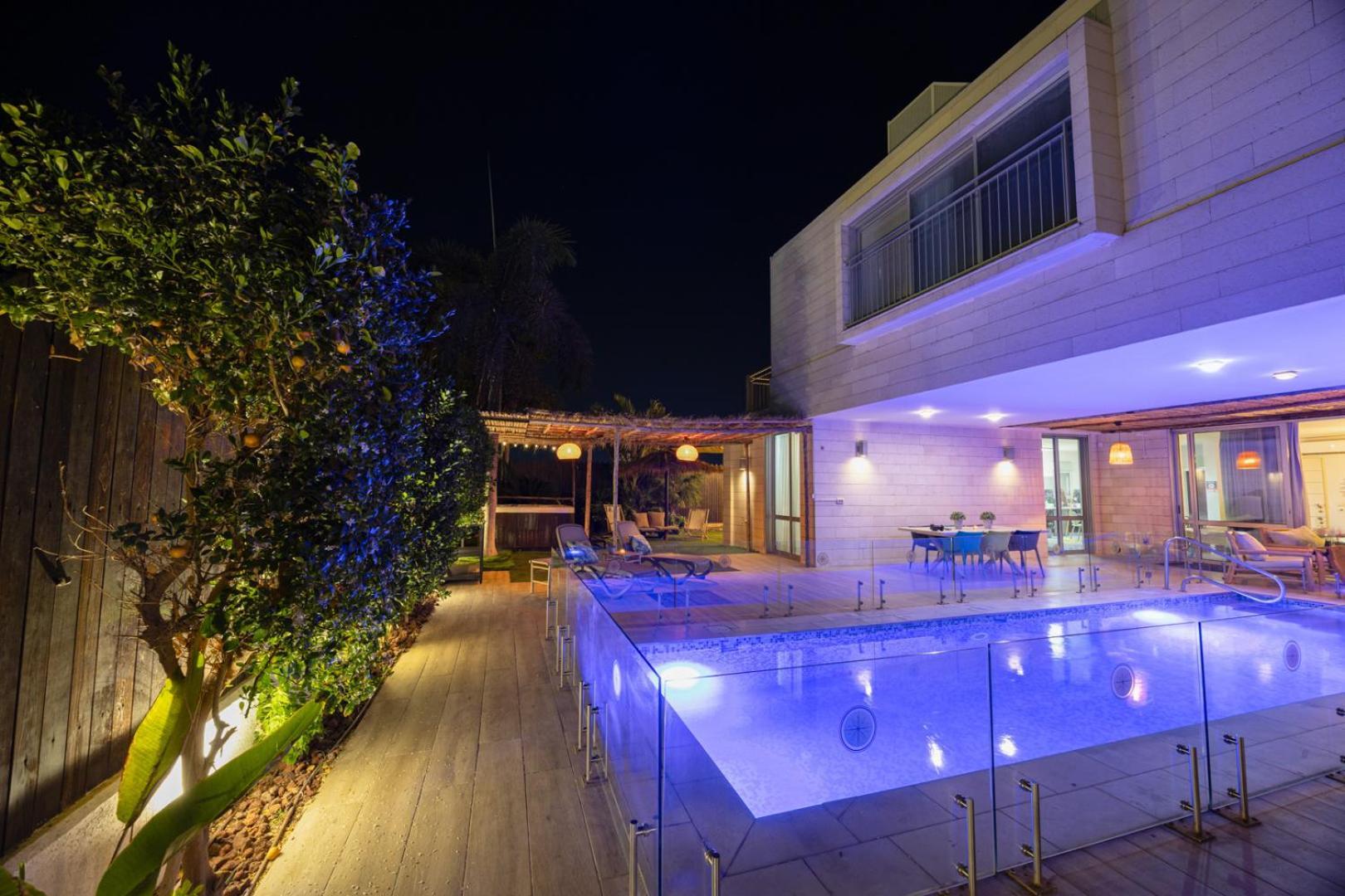 Modern Villa-ella Sun